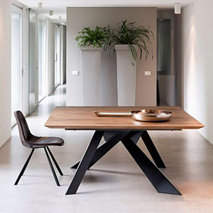 table design carrée bois massif pieds métal finition industrielle, Albertville, Ugine, Moutiers, Savoie